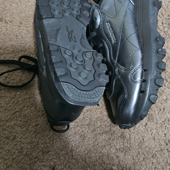 Reebok cardi B - Picture 2 of 4